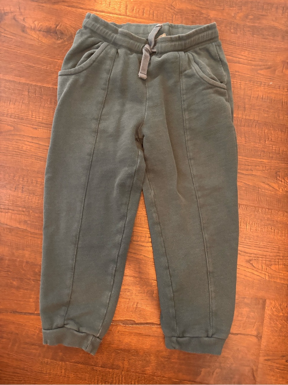 2 pack organic cotton Carter’s green sweatpants - Picture 7 of 9